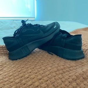 Nike Men Repesto Size 9